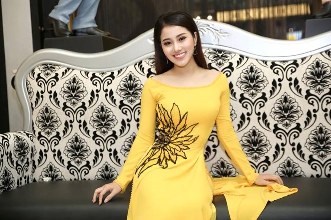 'Ngoc nu Bolero' To My: 'Toi moi tau nha 5 ty dong' hinh anh 1