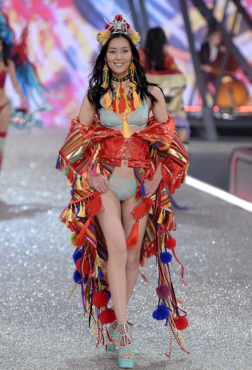 Tài sản hàng chục triệu đô của chân dài Victoria's Secret