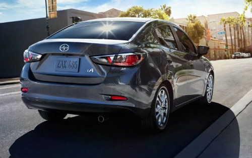 Top 10 mẫu sedan 2017 ăn xăng ít nhất - 5