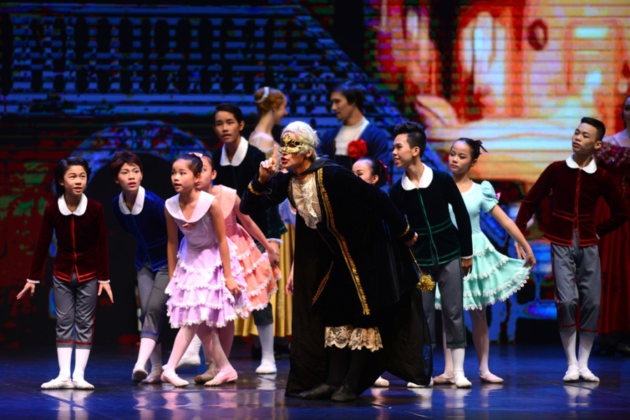 Vo ballet 'Kep hat de' gay an tuong tai Ha Noi hinh anh 4