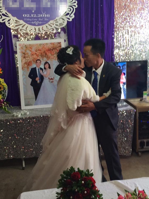 Xôn xao đám cưới chú rể lớn hơn cô dâu 25 tuổi, hơn bố vợ 3 tuổi - Ảnh 2. Xôn xao đám cưới chú rể lớn hơn cô dâu 25 tuổi, hơn bố vợ 3 tuổi - Ảnh 2.