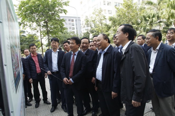 Thủ tướng vào tận bếp thăm cư dân chung cư thu nhập thấp 