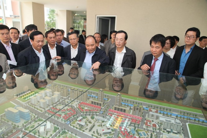 Thủ tướng vào tận bếp thăm cư dân chung cư thu nhập thấp 