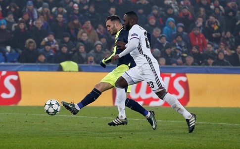 Arsenal đè bẹp Basel, bất ngờ chiếm ngôi đầu bảng A Champions League - ảnh 3