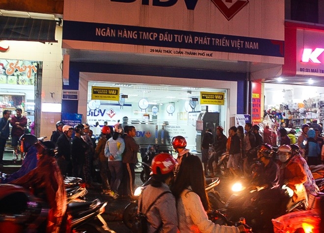 Hien truong vu nghi pham dung sung cuop ngan hang o Hue hinh anh 2