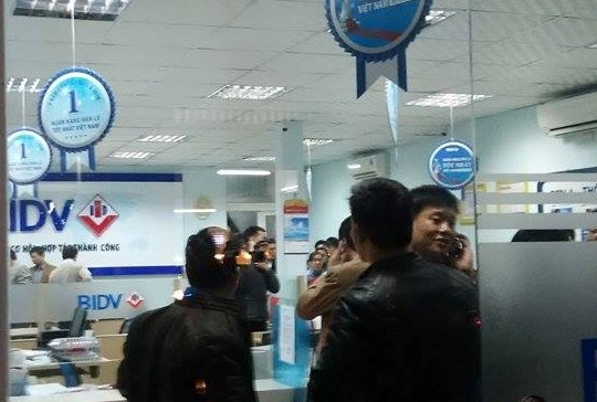 Hien truong vu nghi pham dung sung cuop ngan hang o Hue hinh anh 5