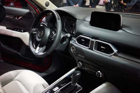 cuoc-chien-honda-cr-v-2017-va-mazda-cx-5-2017-4