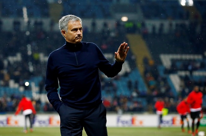 HLV Mourinho cao giong sau khi M.U giành chiến thắng trên sân Zorya /// Reuters