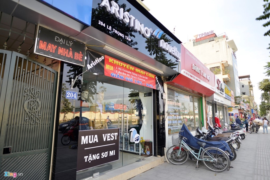 Quang cao 'dong phuc' dang dan bien mat tai pho kieu mau hinh anh 4