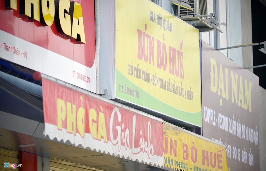 Quang cao 'dong phuc' dang dan bien mat tai pho kieu mau hinh anh 11
