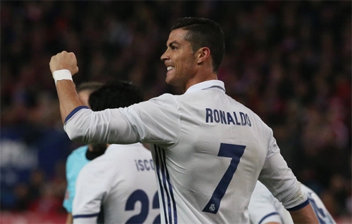 ronaldo-cam-nguoi-lam-cong-ban-tan-chuyen-doi-tu
