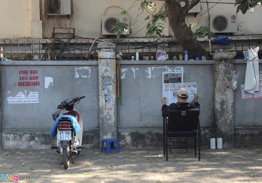 Vay khong the chap, 'alo la co tien' bung no noi cong cong hinh anh 11