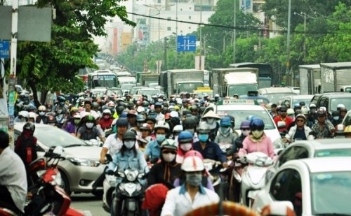 Cửa ngõ Tân Sơn Nhất kẹt cứng bất thường giữa trưa