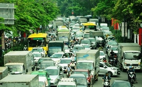 Cửa ngõ Tân Sơn Nhất kẹt cứng bất thường giữa trưa