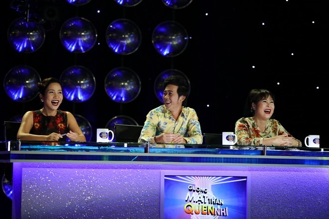 Hoài Linh rút tiền túi tặng thí sinh nhí 50 triệu đồng hình ảnh 4 Hoai Linh rut tien tui tang thi sinh nhi 50 trieu dong hinh anh 4