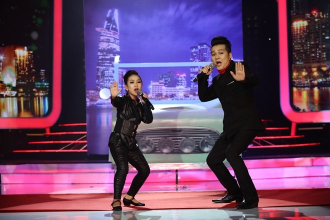 Hoai Linh rut tien tui tang thi sinh nhi 50 trieu dong hinh anh 17