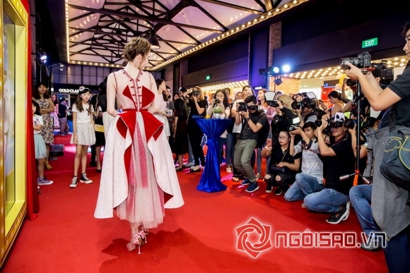 Ngọc Trinh lộng lẫy trên thảm đỏ 9