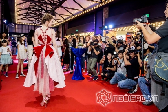 Ngọc Trinh lộng lẫy trên thảm đỏ 8