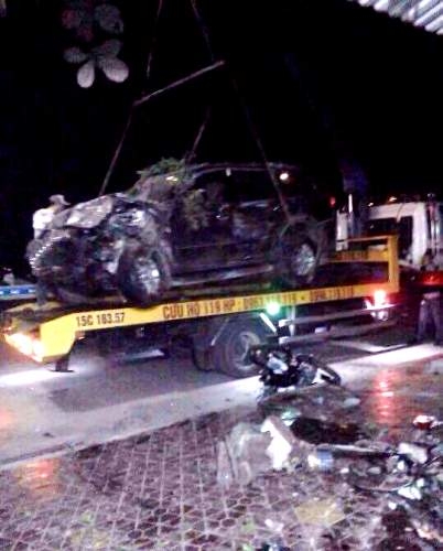 hai-thanh-nien-chet-tai-cho-sau-cu-tong-truc-dien-oto-2