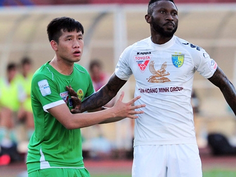 anh trai que ngoc hai bi danh vi choi bong… tho bao hinh anh 1