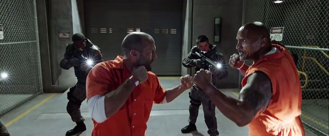 Fast & Furious 8 tung trailer chính thức ngập tràn cảnh hành động mãn nhãn - Ảnh 8.
