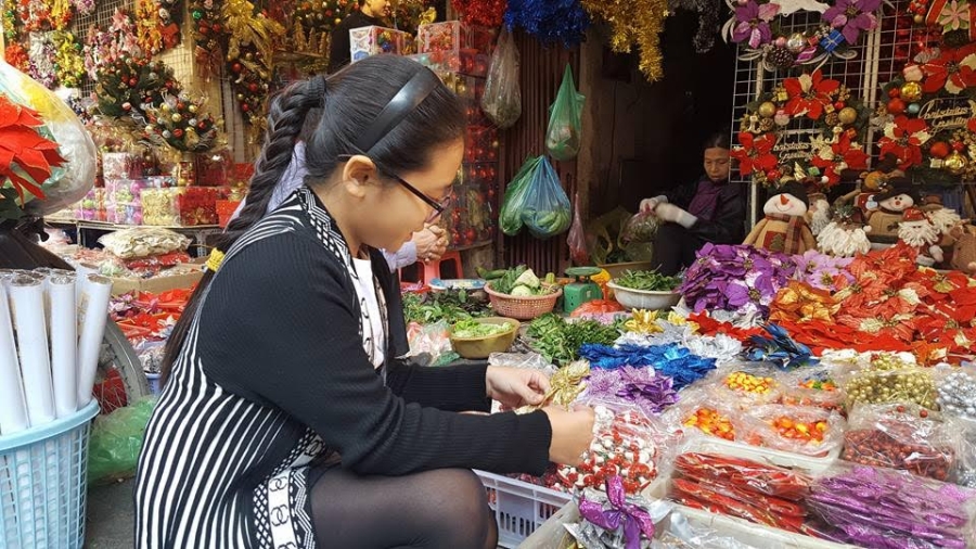 khong khi giang sinh nhon nhip tran ngap tren pho hang ma hinh anh 9