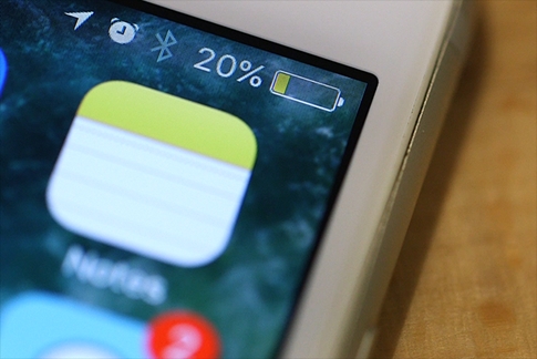 Sự cố iPhone đột ngột tắt máy làm người dùng thất vọng - ảnh 1