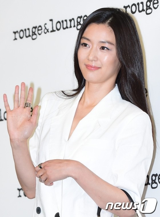 Xep cuoi top quyen luc, Jun Ji Hyun van kiem trieu do hinh anh 1
