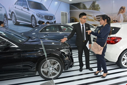 Người Việt mua ô tô 