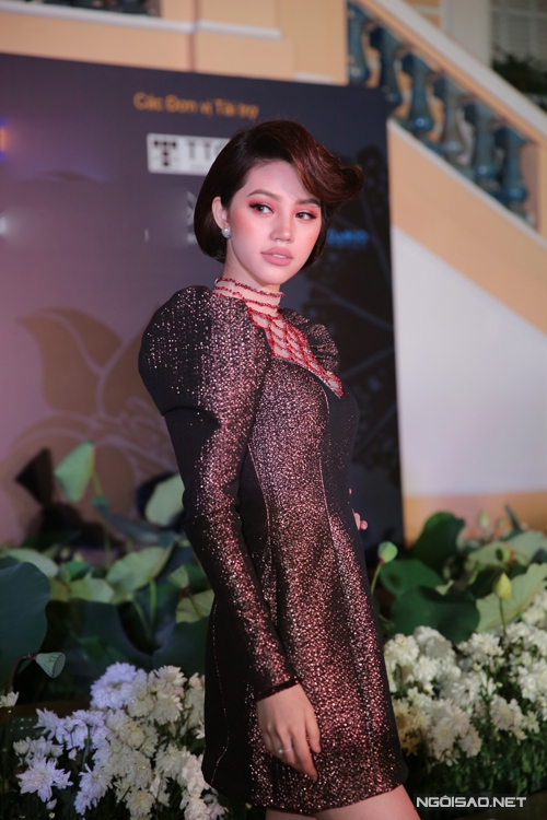 Người đẹp Jolie Nguyễn.