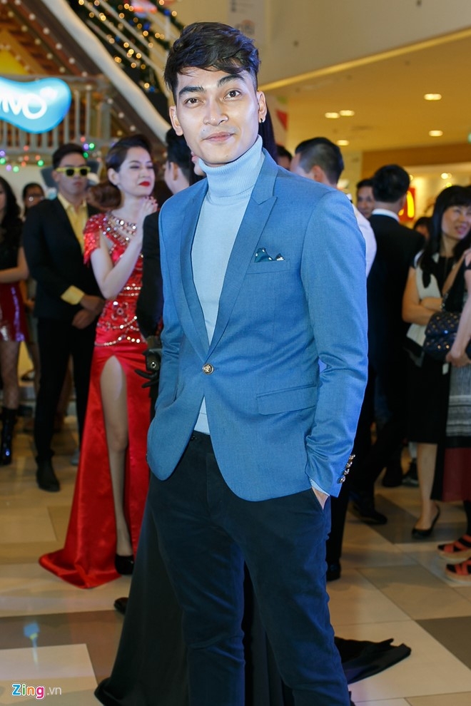 Sao Viet tap nap du cong chieu phim cua Chi Pu, Thai Hoa hinh anh 4