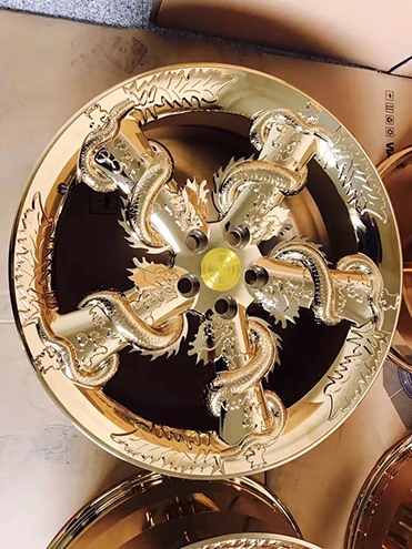 vanh-do-hinh-rong-gia-7800-usd-1