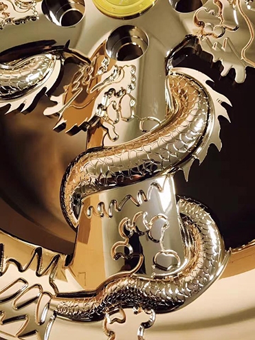 vanh-do-hinh-rong-gia-7800-usd-2