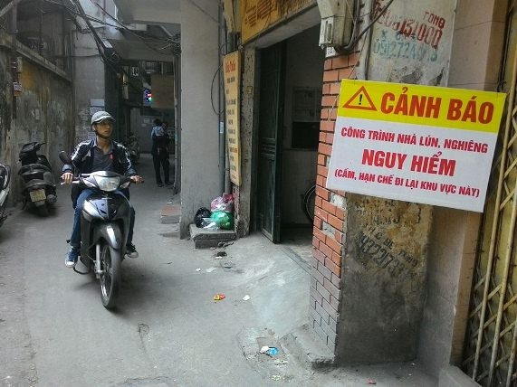 xuat hien nha nghieng nhu thap pisa, “goi dau” len nhau o ha noi hinh anh 4