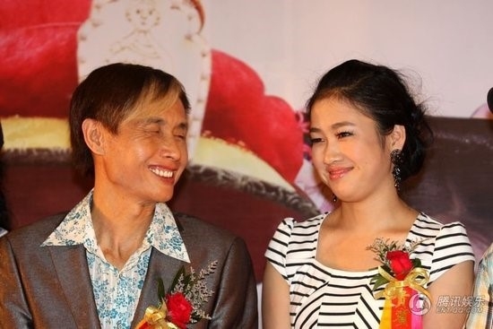 7 moi tinh 'ong, chau' gay tranh cai trong showbiz hinh anh 8