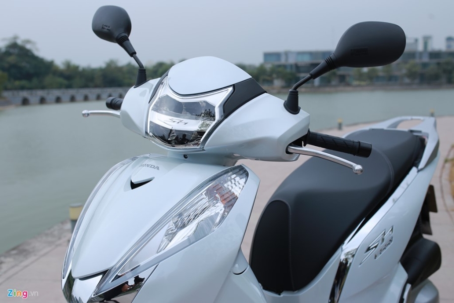 Anh thuc te Honda SH 300i ABS gia 248 trieu vua ra mat o VN hinh anh 3