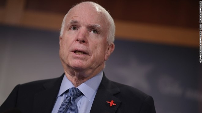 Cuoc chien Trump - McCain sap bung no? hinh anh 2