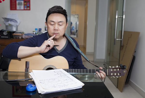 chi-tai-tiet-lo-cuoc-song-17-nam-o-xa-vo-7