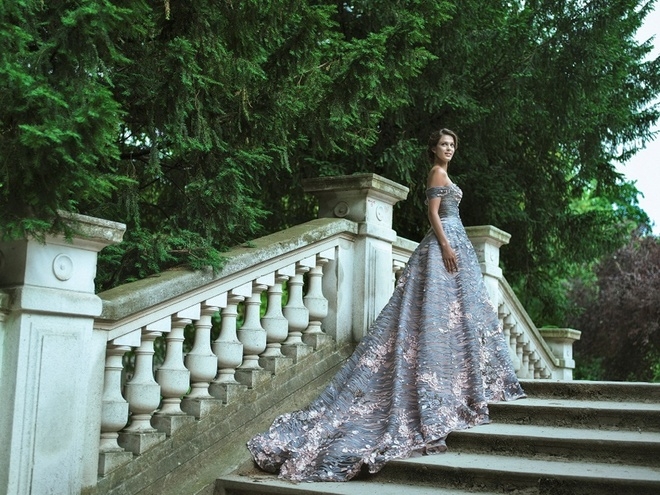 Hoa hậu Pháp chọn đầm của Hoàng Hải để chụp hình cho Miss Universe
