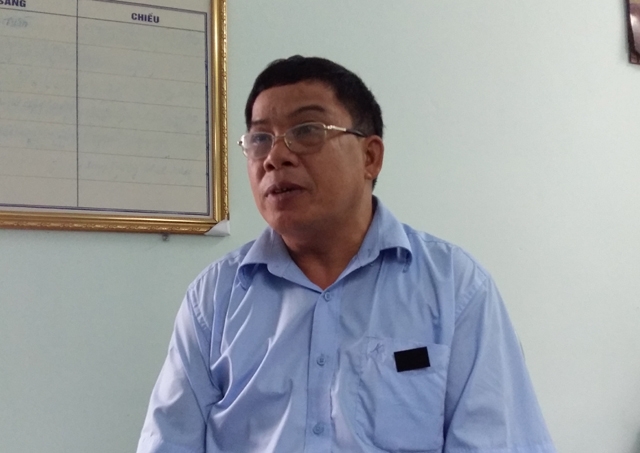 Ông Phan Hữu Thao - Phó Chủ tịch UBND xã Hưng Thắng trao đổi với PV về sự việc.