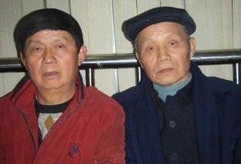 2 anh trai sống khổ ở quê, không bao giờ được gặp Thành Long - Ảnh 1.
