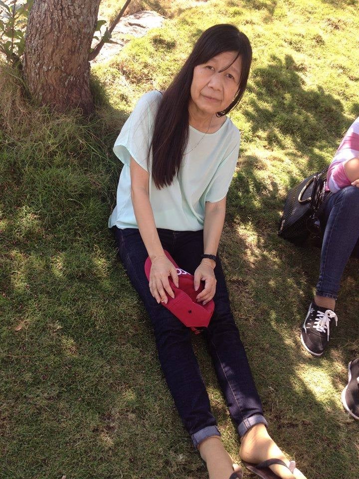 cu dan mang xot xa co gai 21 tuoi co guong mat lao hoa nhu cu 80 hinh anh 3