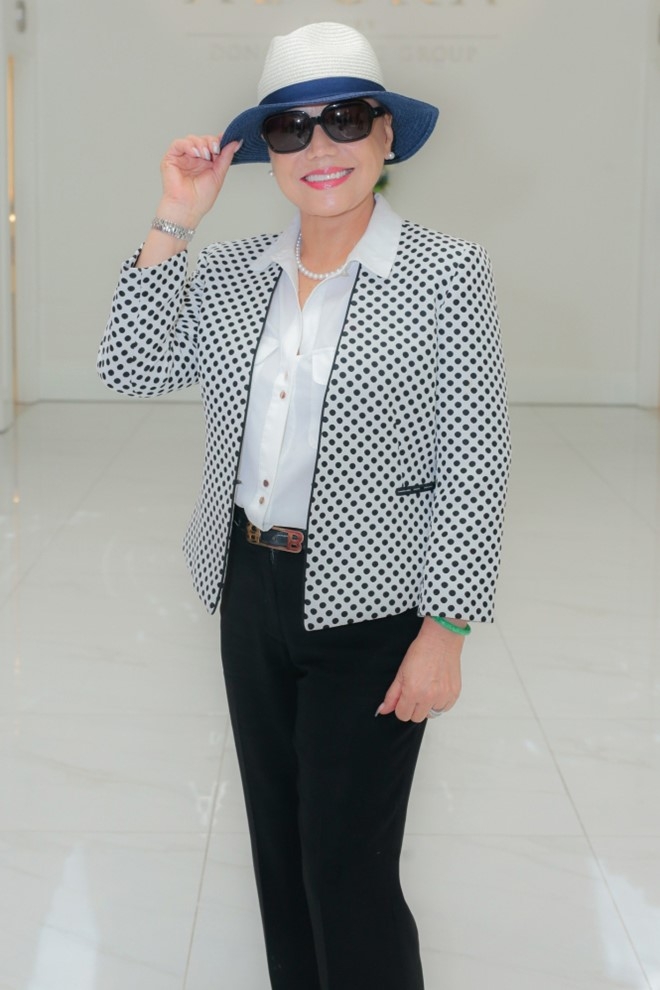 Danh ca Thanh Tuyen huy show vao phut chot vi suc khoe yeu hinh anh 1