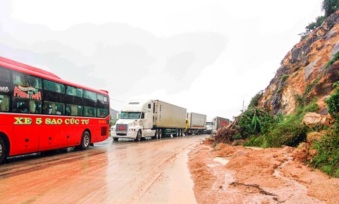 Hang chuc doan tau ket cung tai Phu Yen va Khanh Hoa hinh anh 2