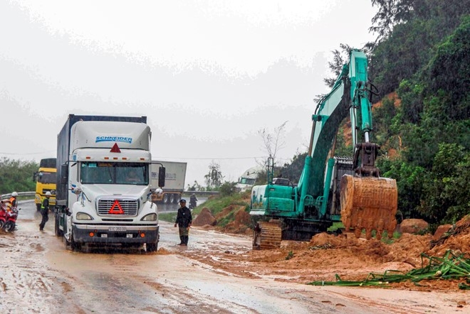 Hang chuc doan tau ket cung tai Phu Yen va Khanh Hoa hinh anh 3