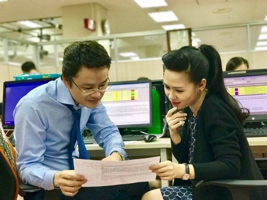 Hình ảnh không được lên sóng của BTV Thúy Hằng Thời sự 19h