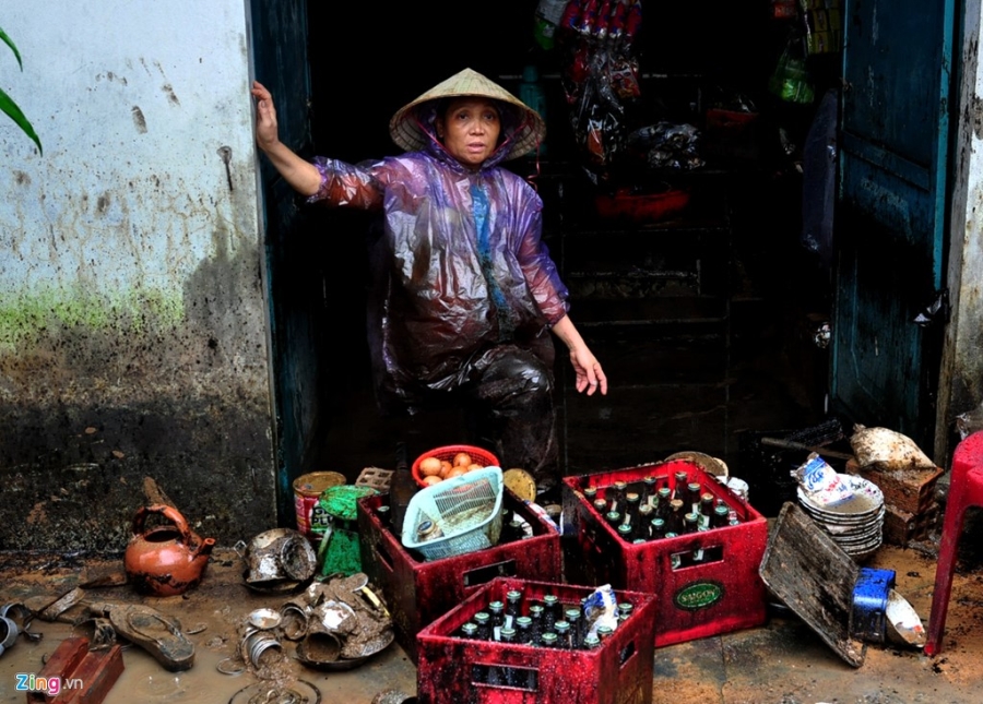 Lu 'dau nhot' tran vao tan nha dan Binh Dinh hinh anh 6