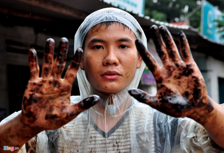 Lu 'dau nhot' tran vao tan nha dan Binh Dinh hinh anh 9