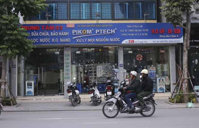 Phố kiểu mẫu Hà Nội bỏ biển quảng cáo “đồng phục” 