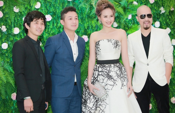 khanh-ngan-than-mat-voi-mc-anh-tuan-tren-ghe-nong-2